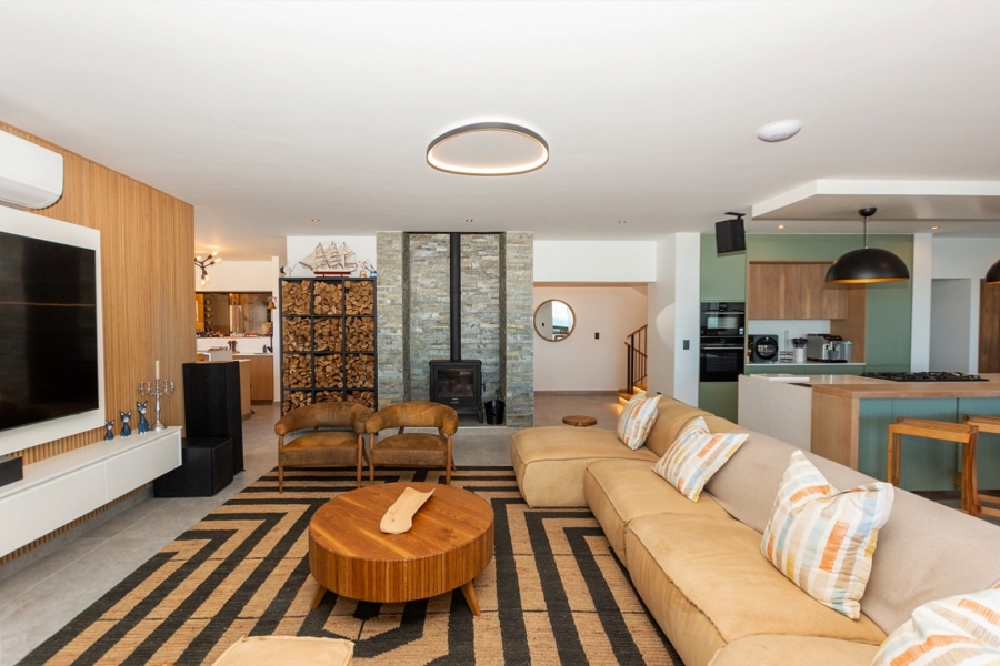 5 Bedroom Property for Sale in Mykonos Western Cape